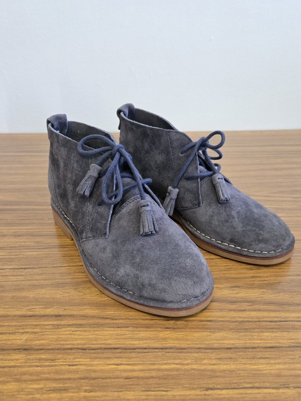 Hush Puppies Womens 6.5 Navy Suede Lace-Up Chukka Boots Tassles Comfort Clean